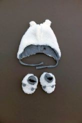 Bonnet chaussons neufs  Petit Bateau